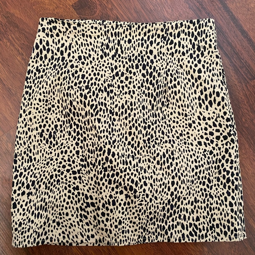 BRANDY MELVILLE PHOEBE SKIRT